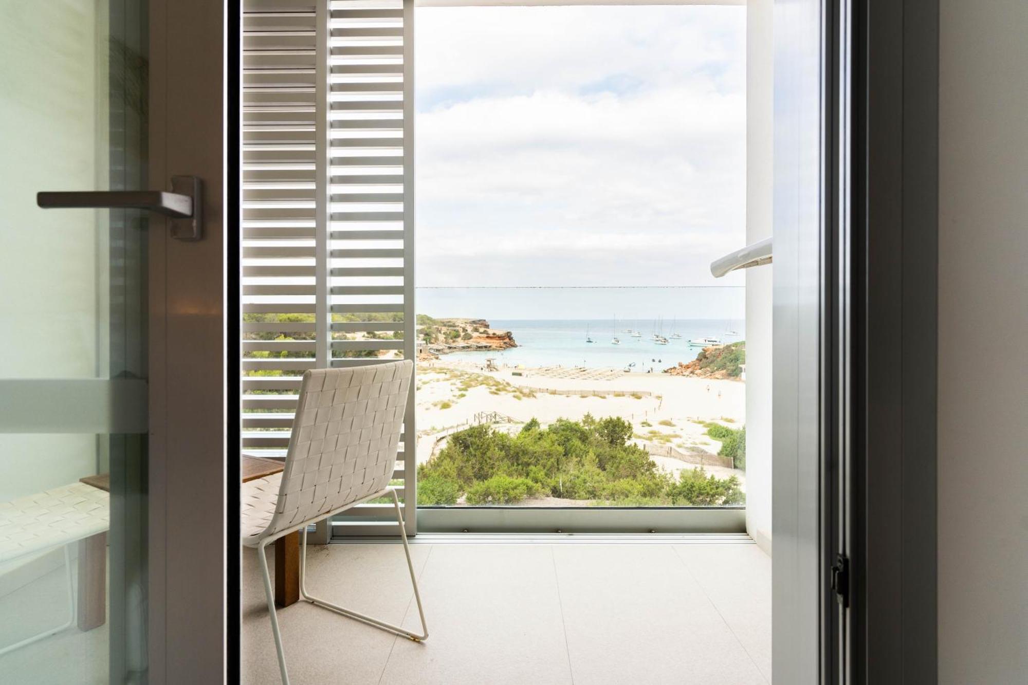 Hotel Cala Saona & Spa Экстерьер фото