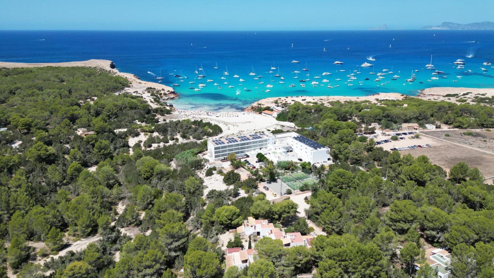 Hotel Cala Saona & Spa Экстерьер фото